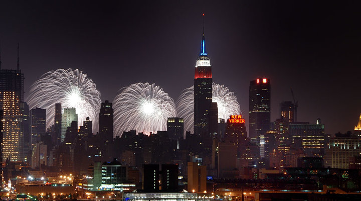 Lindsay-Silverman-Fireworks-NYC-Skyline-1.low.jpg