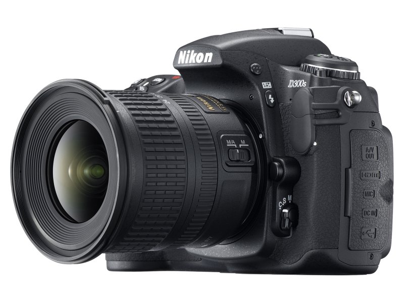 Press Release -- NIKON D300s REVITALIZES THE STANDARD AND MEASURE