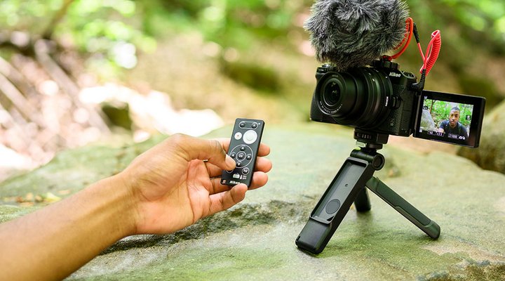 Z-30-vlogging-using-remote-on-location.low.jpg