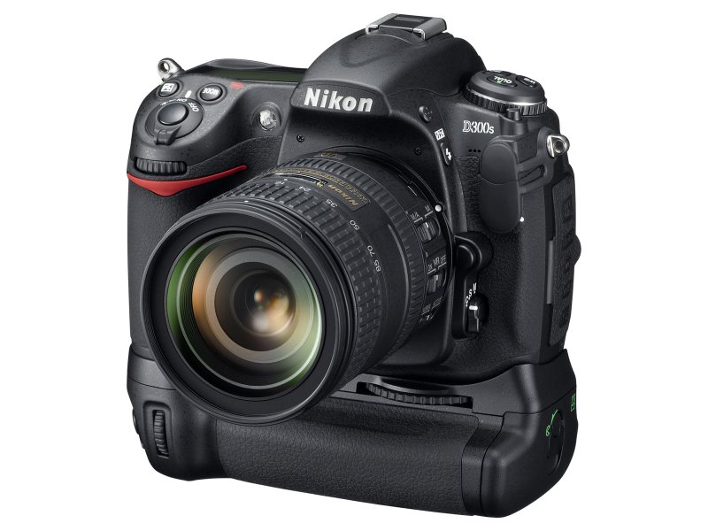Press Release -- NIKON D300s REVITALIZES THE STANDARD AND MEASURE