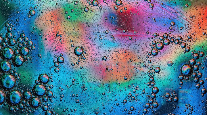Tom-Bol-bubbles-macro-colorful.low.jpg