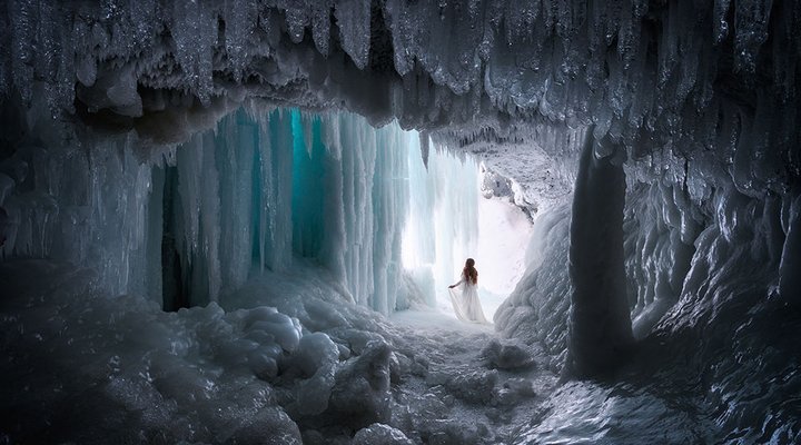 Viktoria-Haack-woman-in-ice-cave.low.jpg