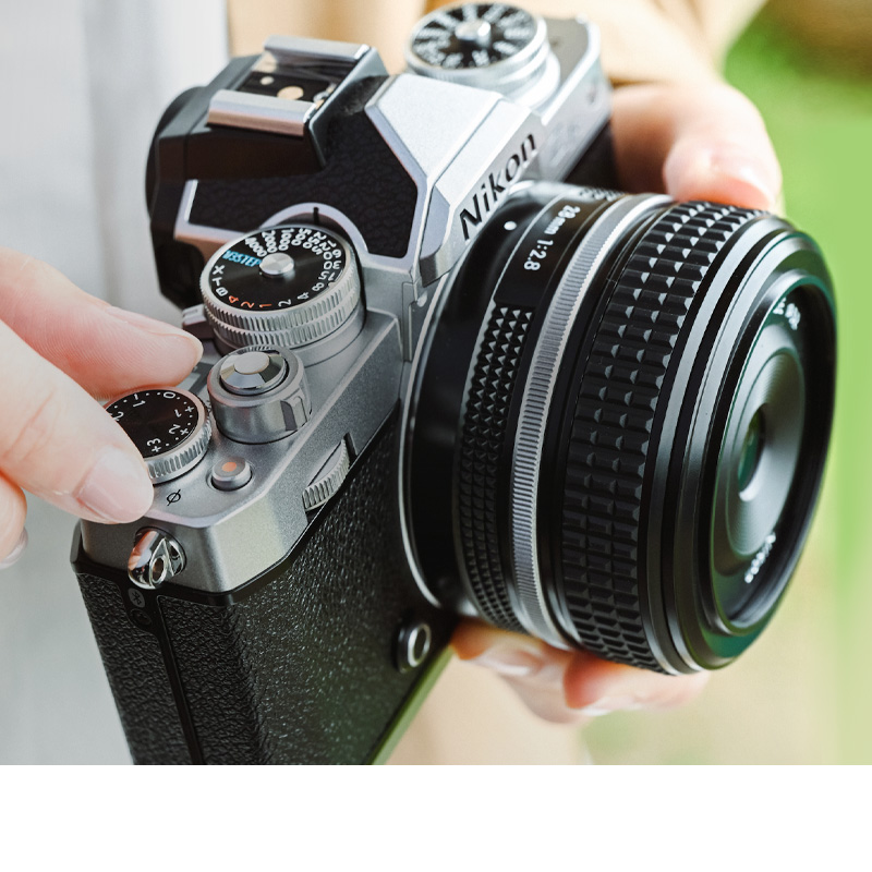 Nikon NIKKOR Z 28mm f/2.8 (SE) | Mirrorless Lenses | Nikon USA