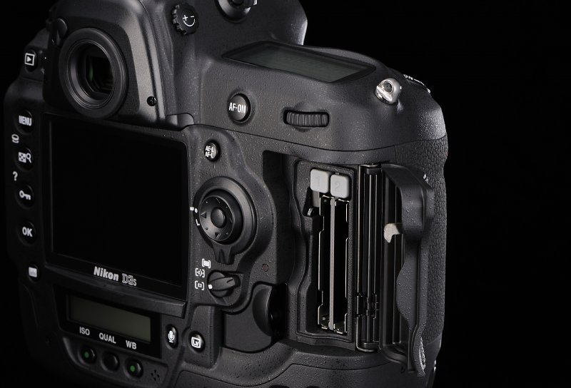 Press Release -- THE IMAGING EVOLUTION CONTINUES: THE NIKON