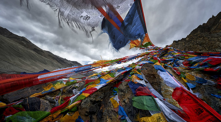 Keith-Ladzinski-Everest-prayer-flags-1.low.jpg