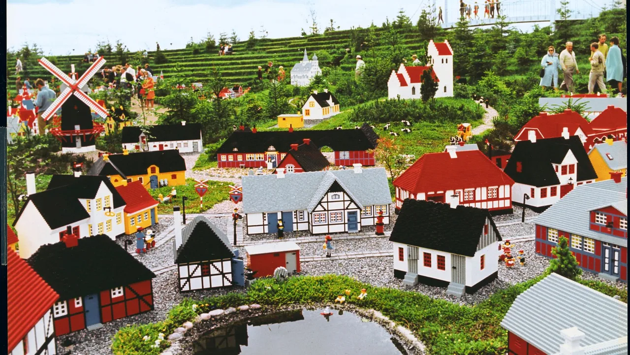 1968_the-first-legoland-park-opens-in-billund-denmark-2.jpg