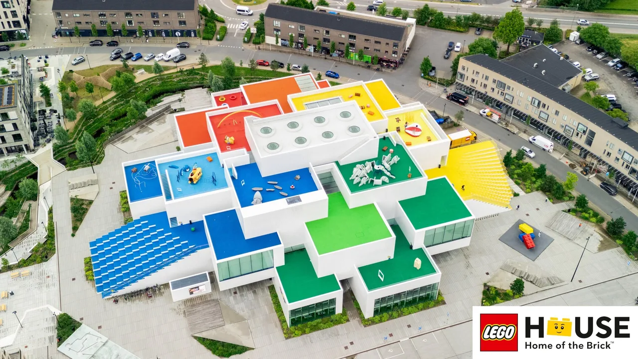 ulfpy1uu_lego-house-drone-1200x672.jpg