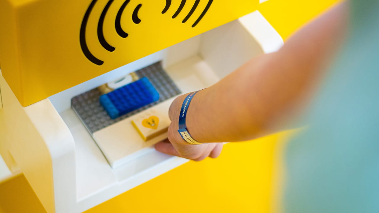 qqenacnm_lego-house-mood-mixer-armbånd.jpg