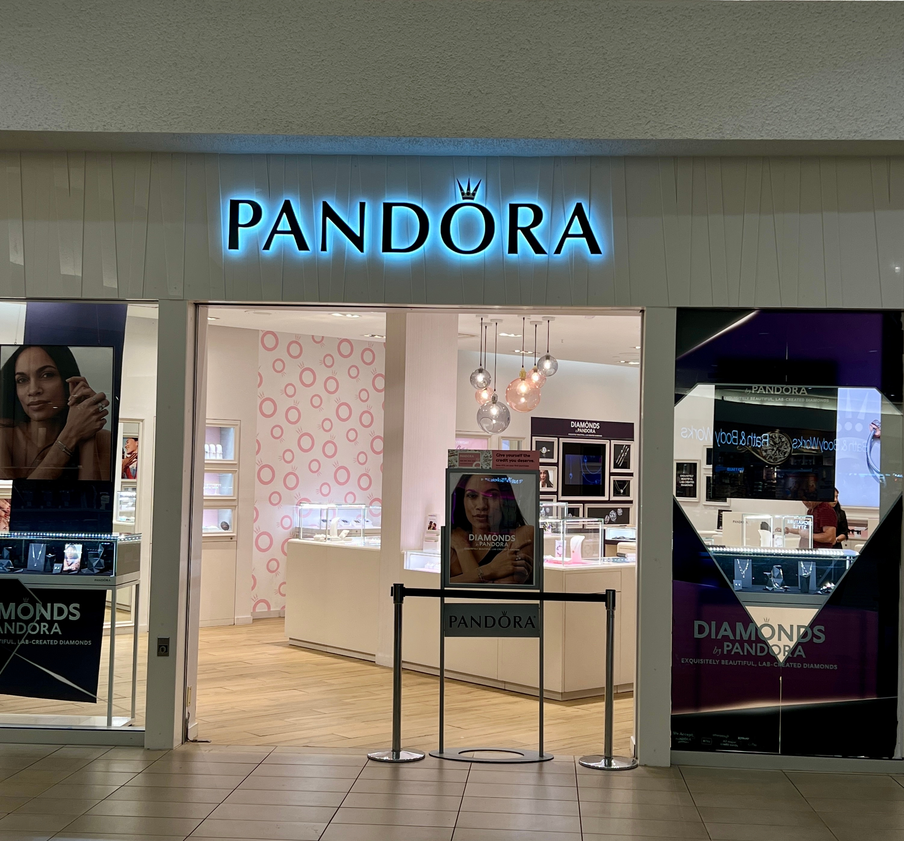 Pandora store online southland mall