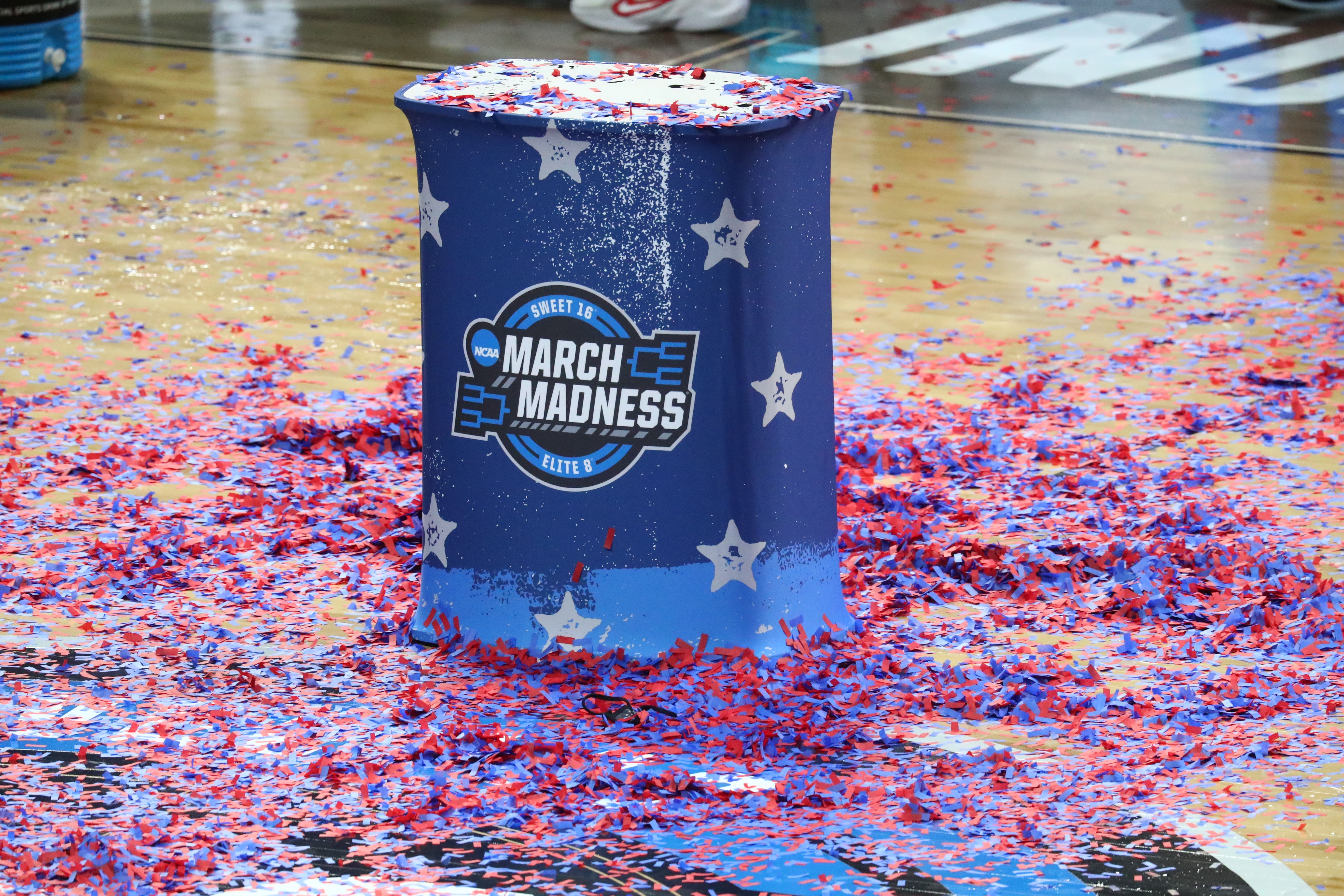 What kind of bets are available for March Madness?