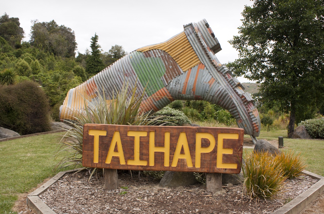 Taihape_Big_Gumboot_sculpture_Large.jpeg