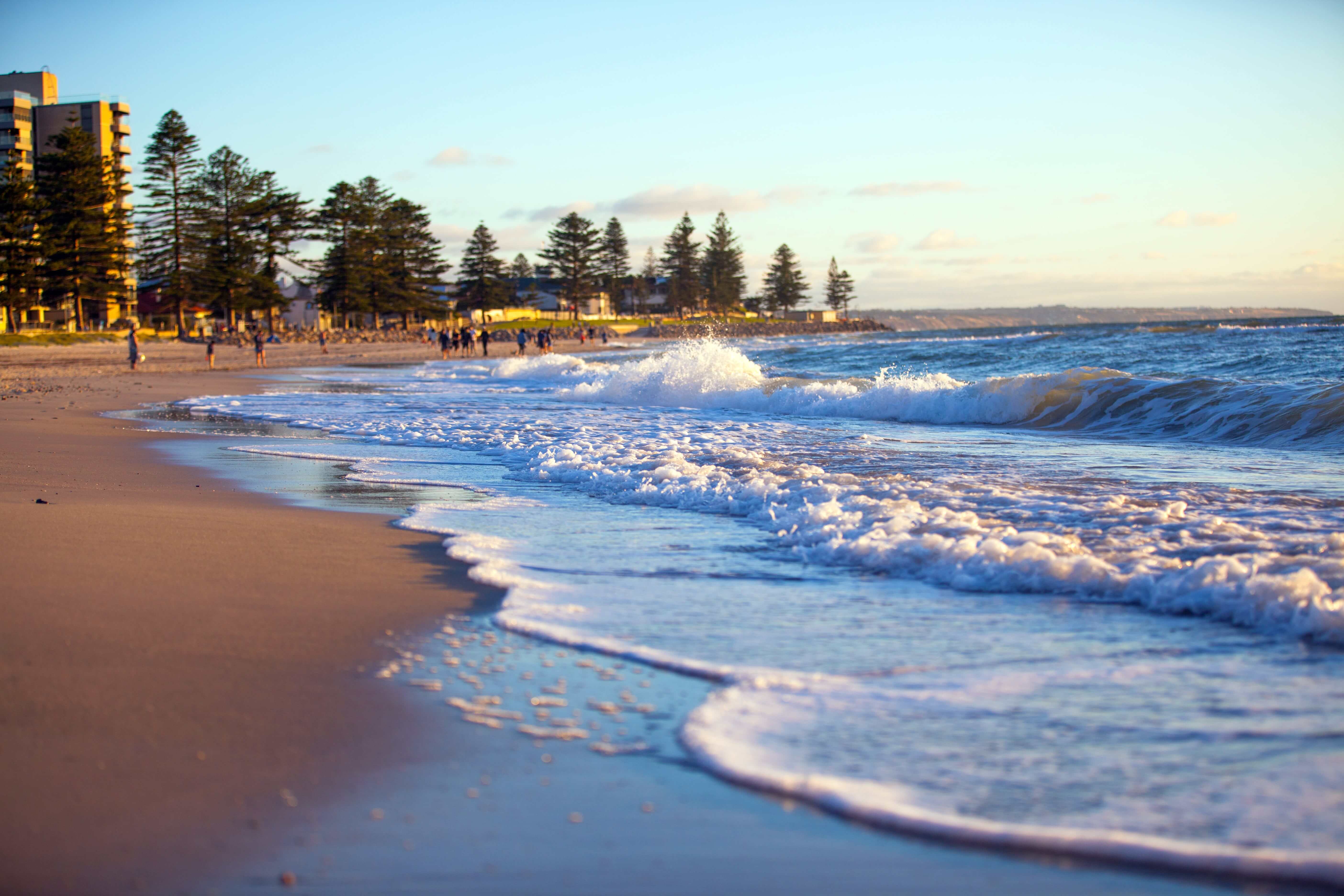 COMPRESSED_Glenelg_Beach_shutterstock_555132283-min.jpg