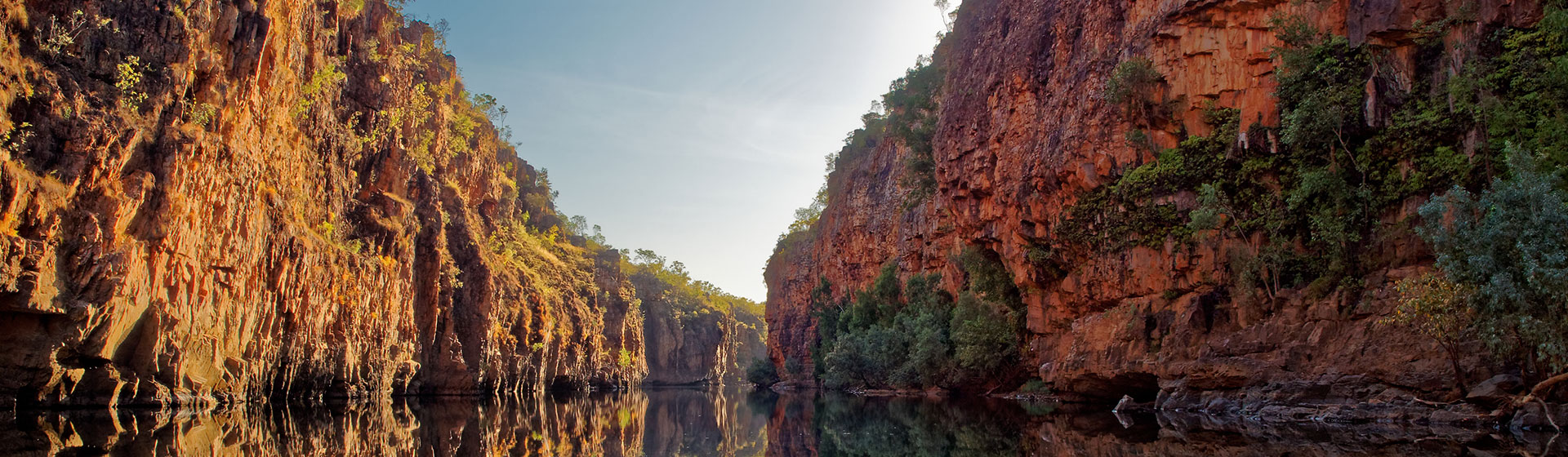Thrifty_June_617083964_Katherine_Gorge_On_Early_Morning_Boat_banner.jpg