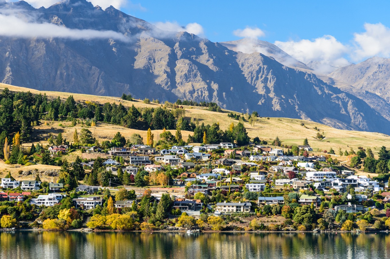 final_Queenstown_town_scenic_image_.jpeg