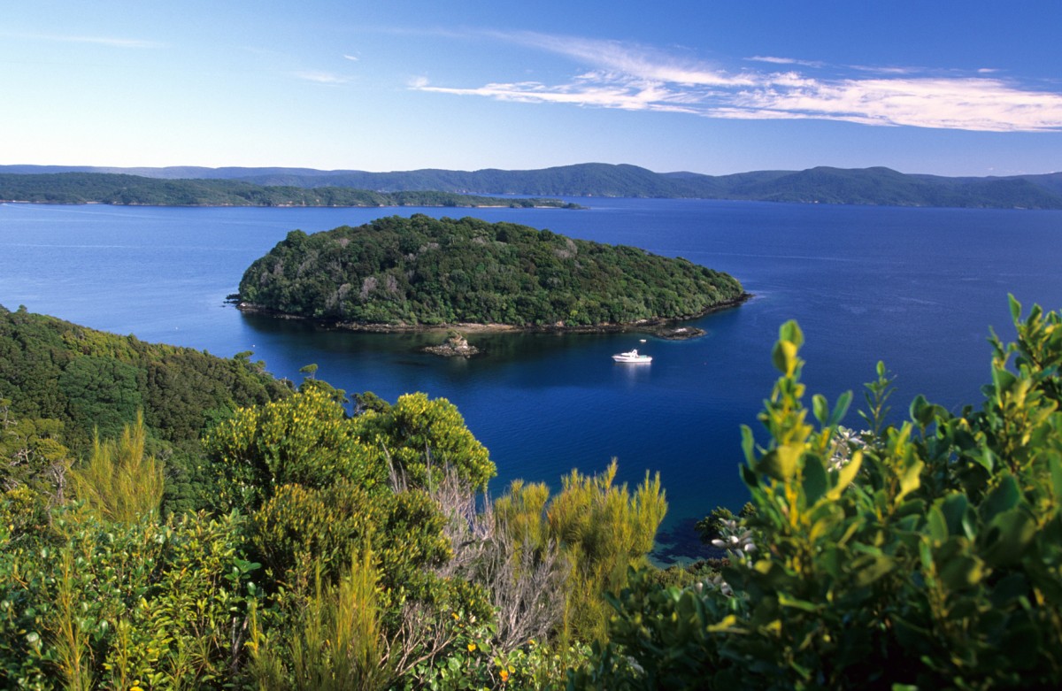 ROADTOUR-IMG-75_FitMaxWzEyMDAsMTAwMF0.Stewart-Island.NZ.Paterson-Inlet.jpg