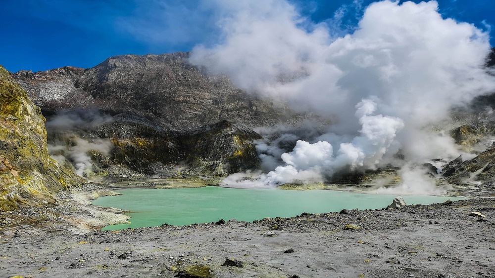 COMPRESSED_Whakaari_shutterstock_1705951960-min_1_1000x563.jpg