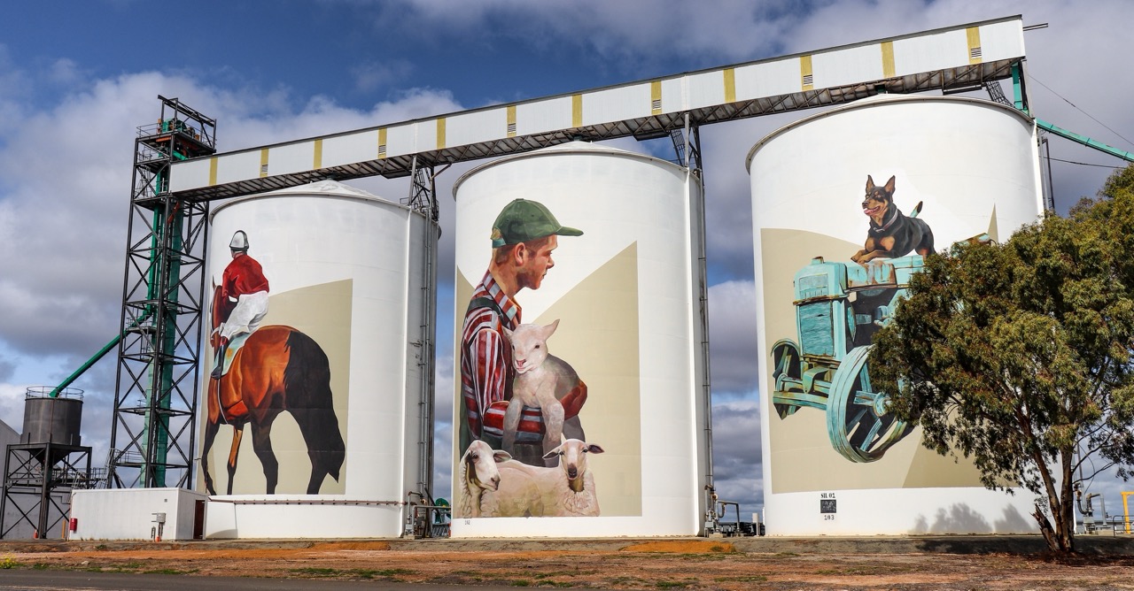 Cheap and Cheerful Roadside Attractions across Australia