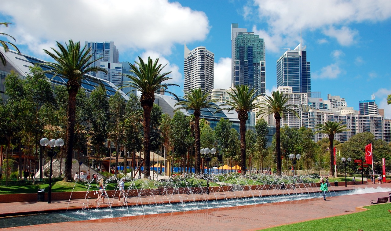 Children_running_through_Darling_Harbour_playground_Large.jpeg
