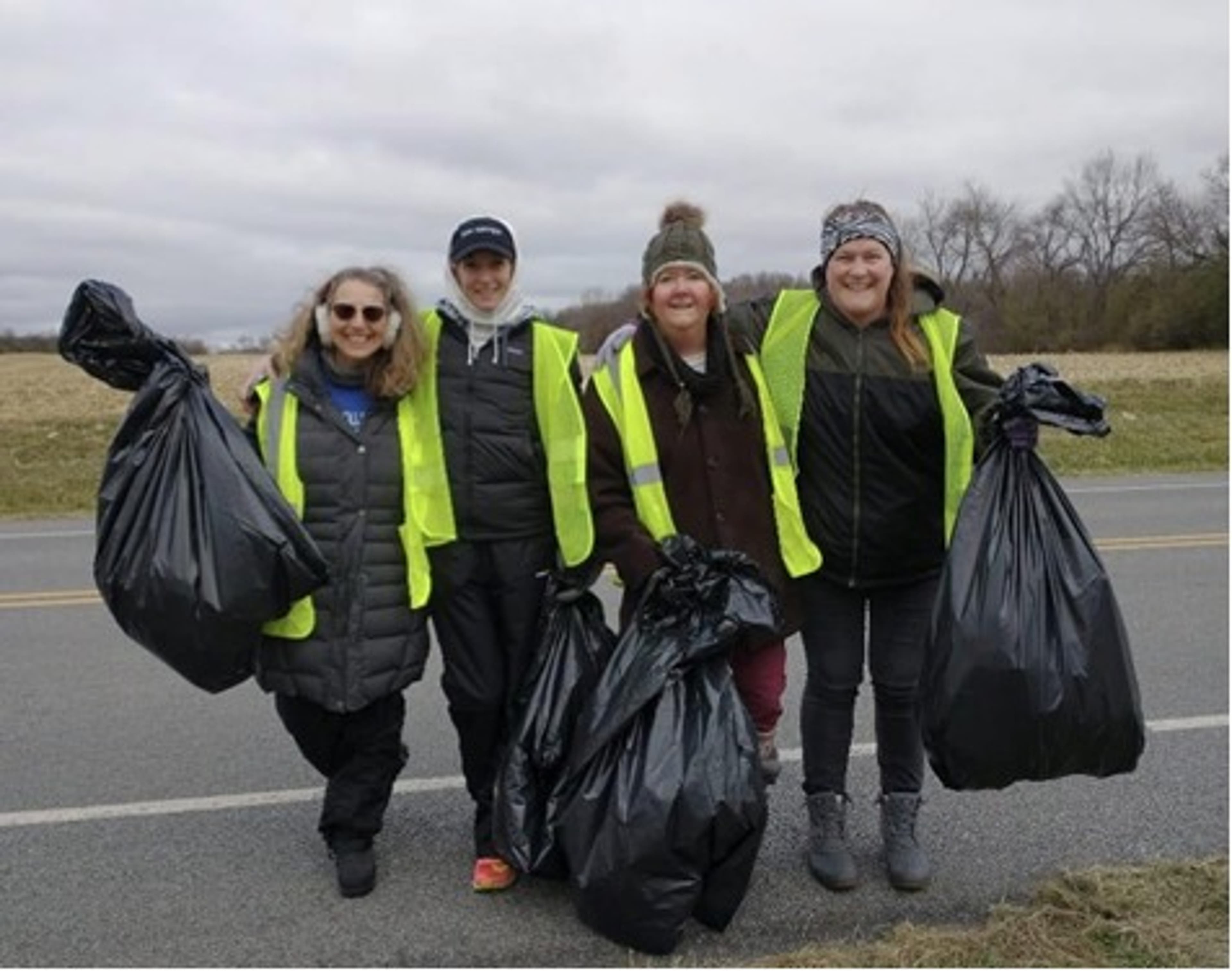 Invenergy participates in Walworth County roadside cleanup