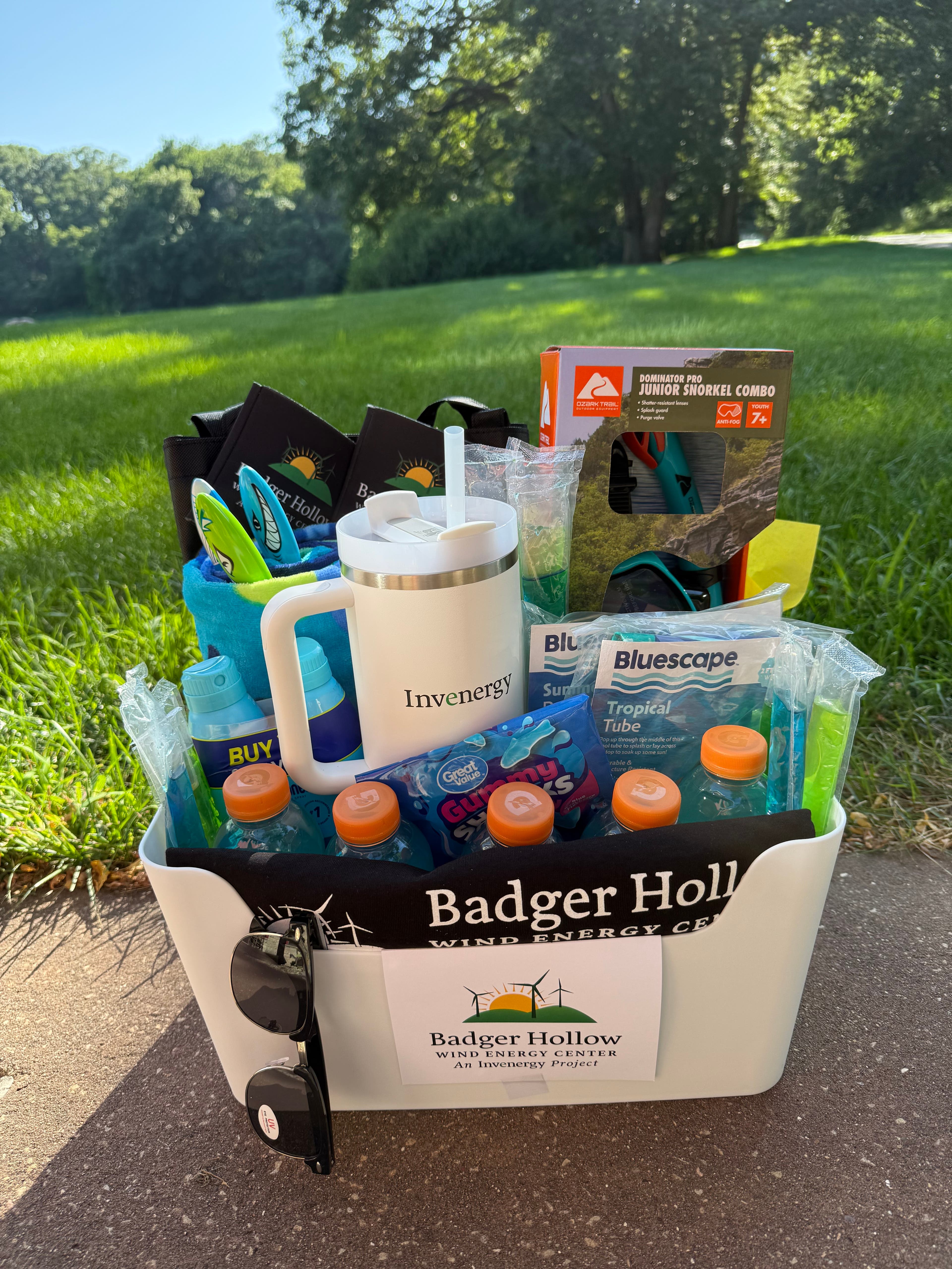 Badger Hollow Wind supports Montfort Village pool fundraiser
