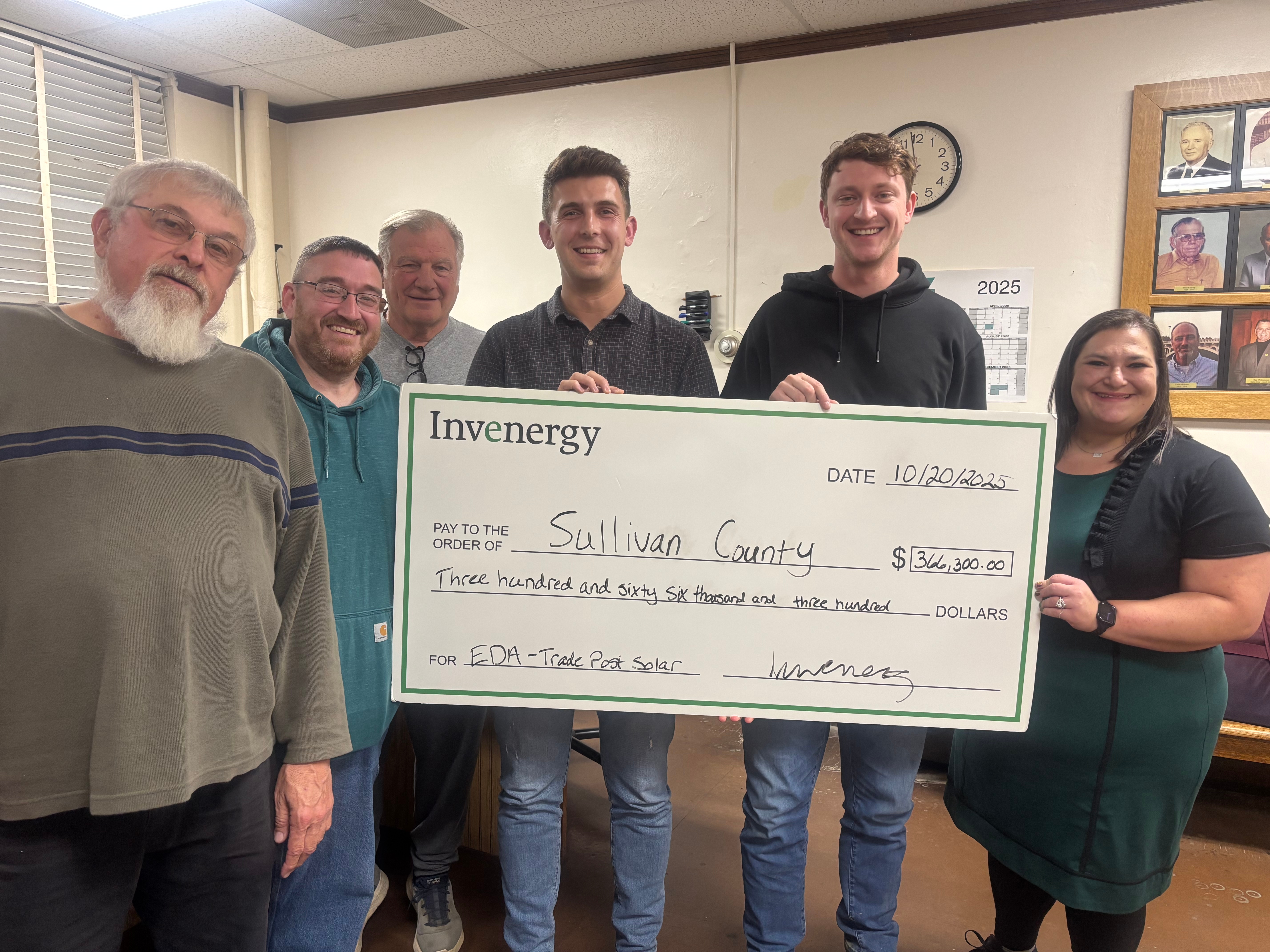 Trade Post Solar presents first Economic Development Payment