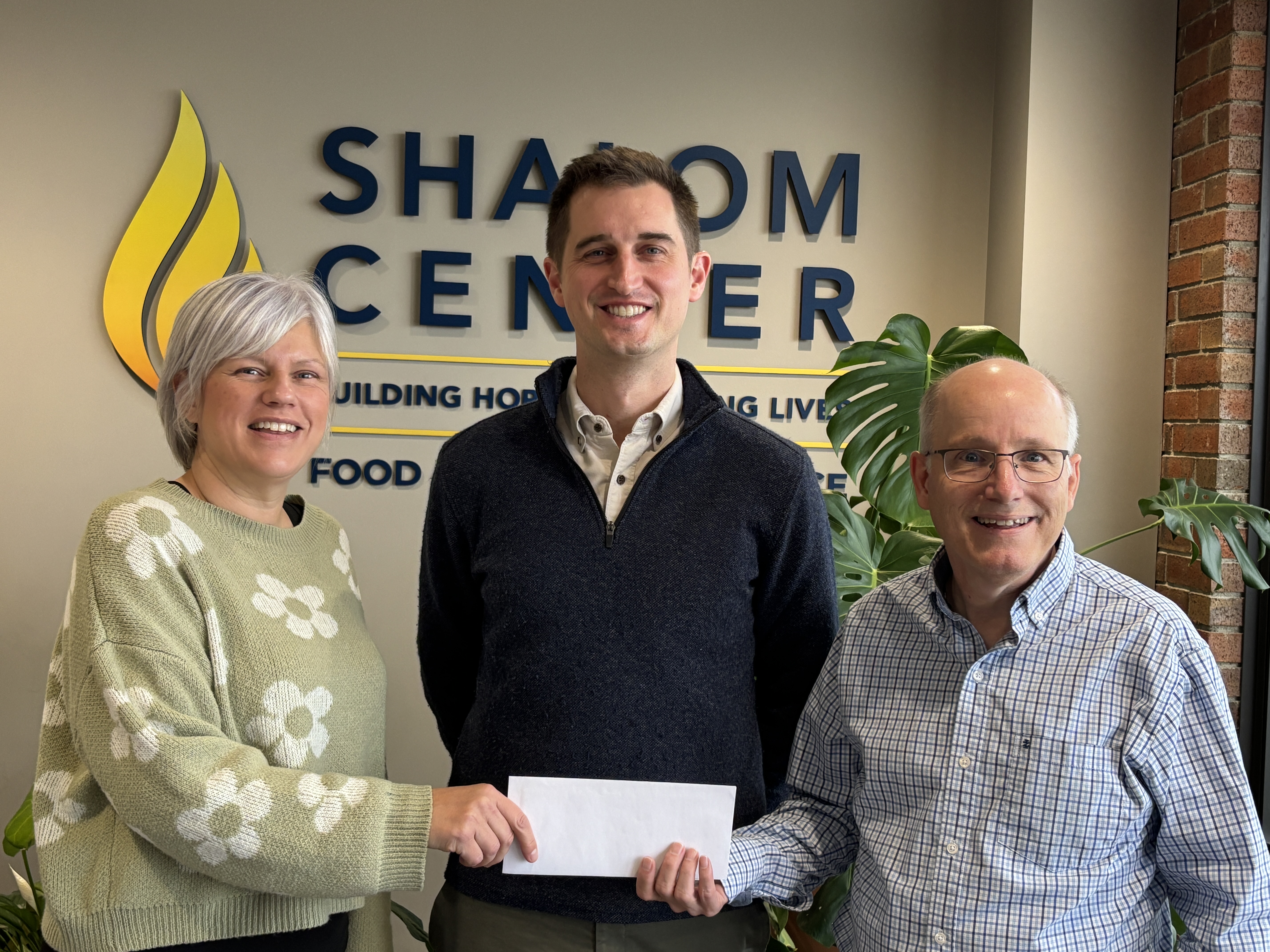 Red Oak Ridge donates to Shalom Center