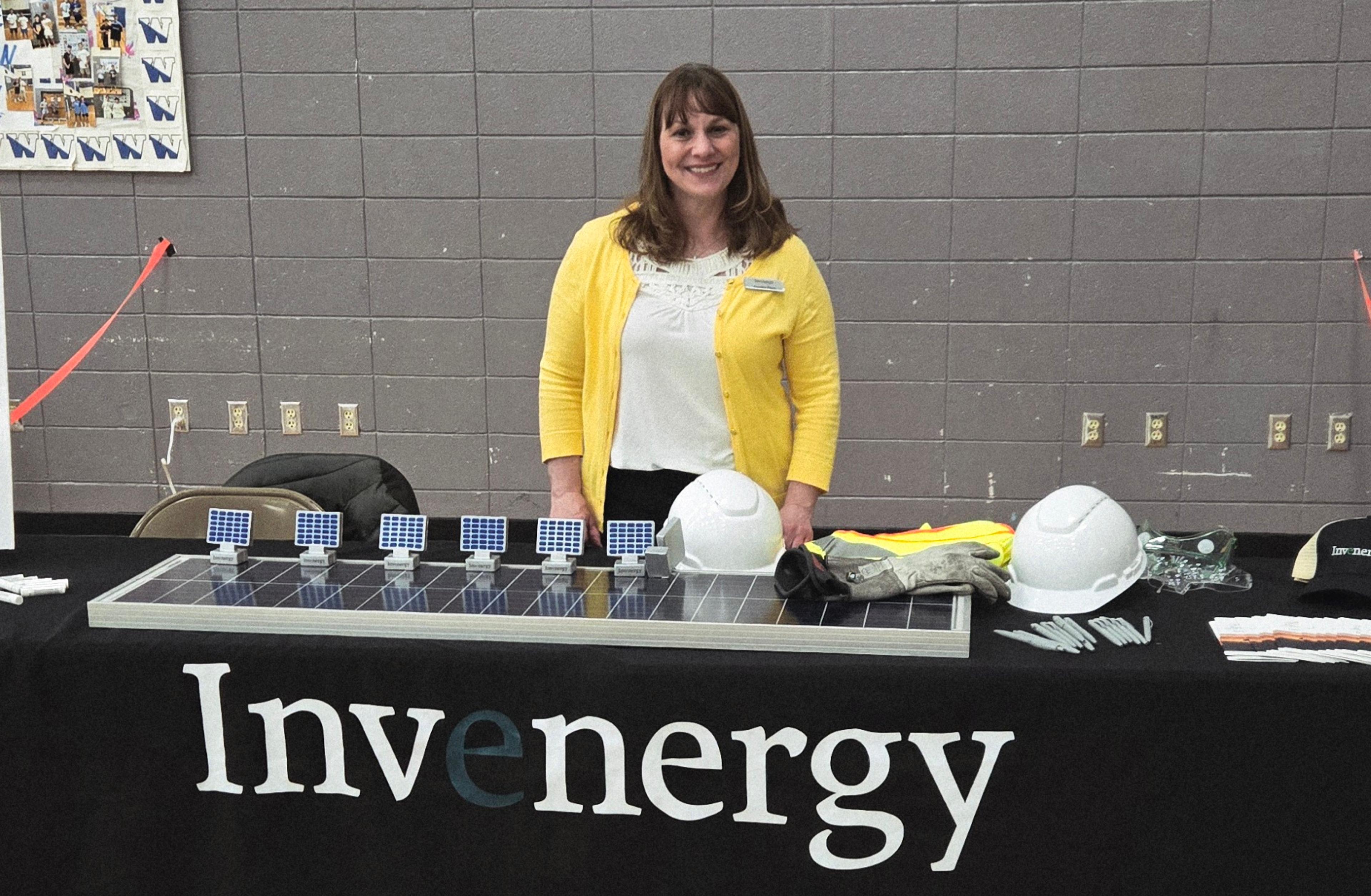 Sinnissippi Solar participates in the Gosling Career Fair