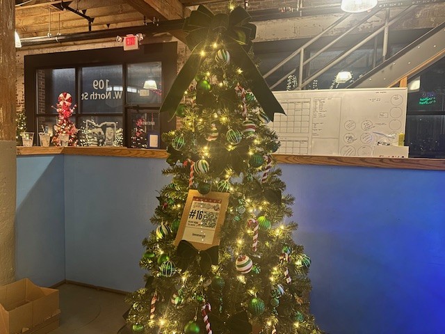 Sloopy Solar sponsors Christmas tree at United Way's SantaCon