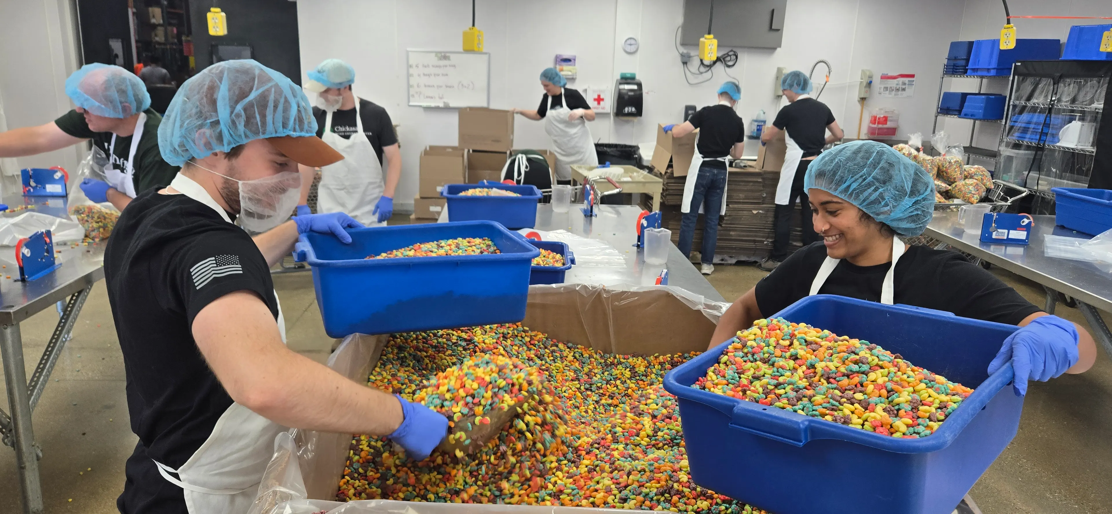 Invenergy volunteers at Second Harvest Food Bank of Southern Wisconsin