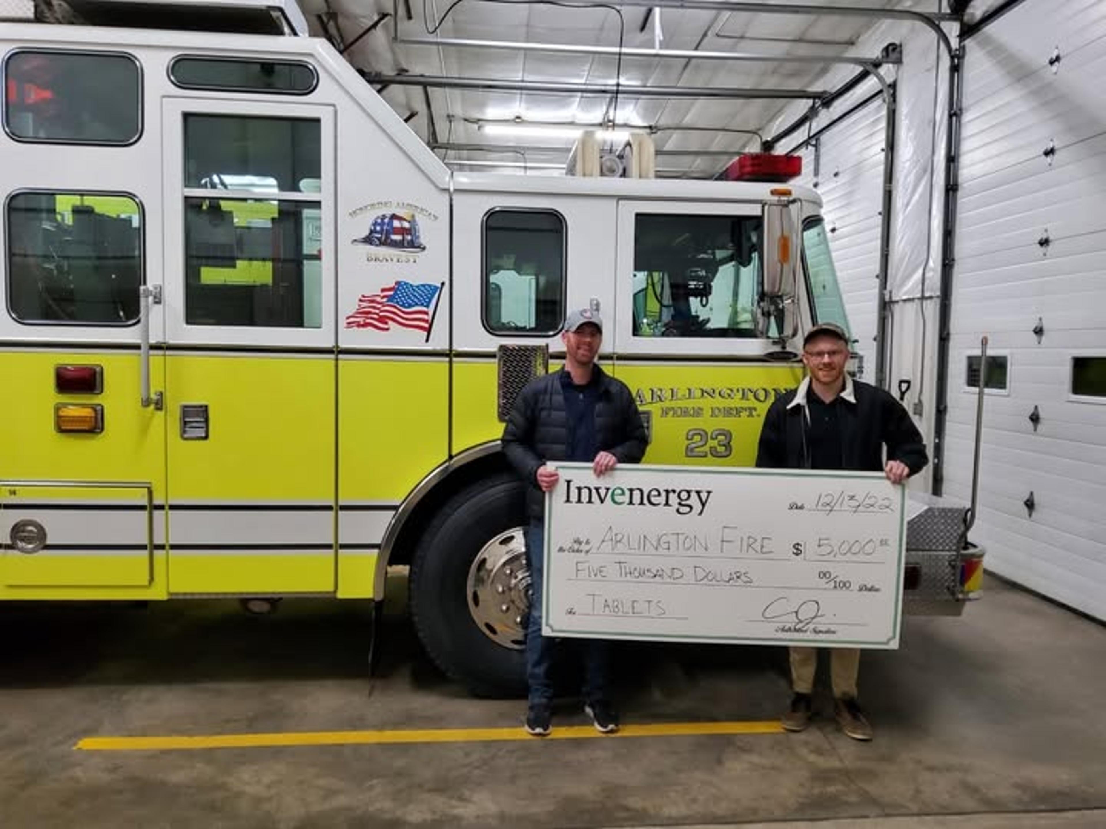 High Noon Solar donates to Arlington Fire and EMS