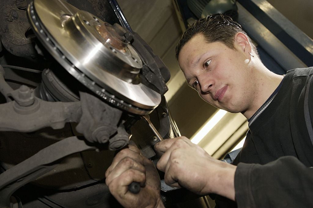 How to Stop Car Brakes from Squeaking: Easy Fixes That Work