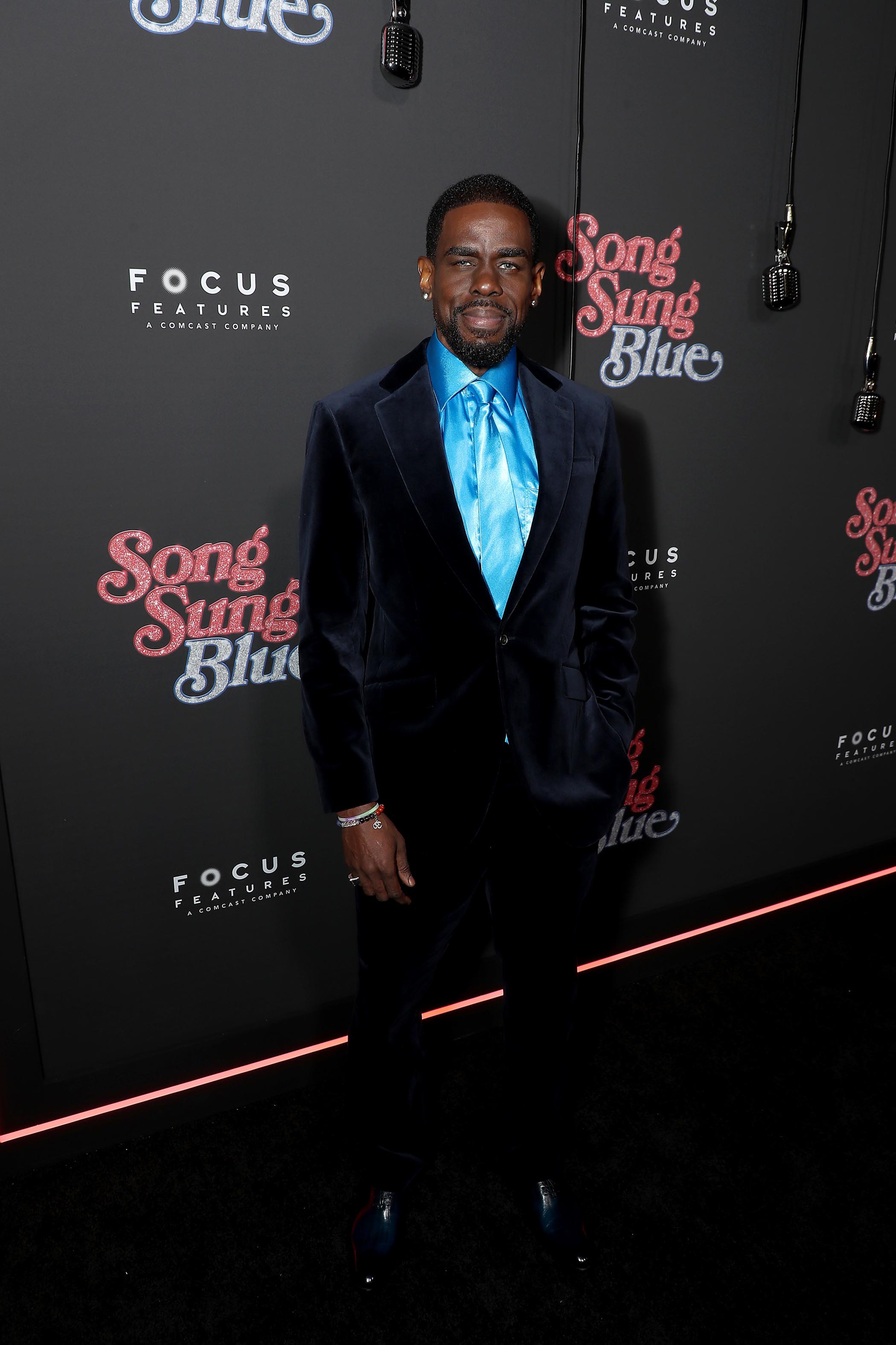 10 Song_Sung_Blue_NYPremiere_121125_MC_00557.jpg