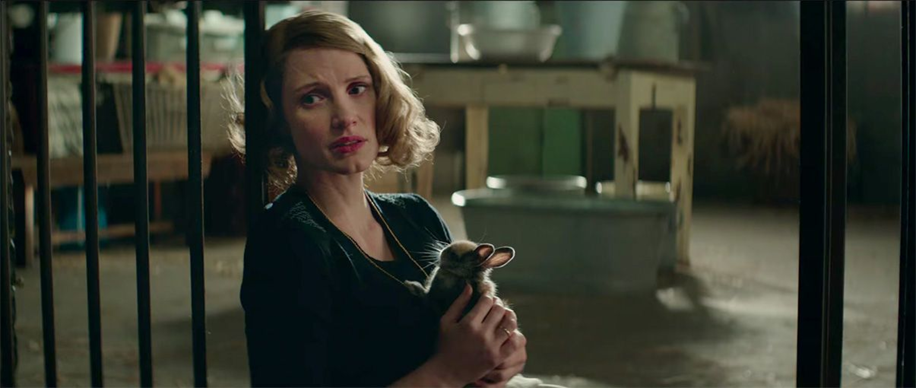 1479403954_focusfeatures_zookeeperswife_jessicachastain_danielbruhl_nikicaro_trailer1.jpg