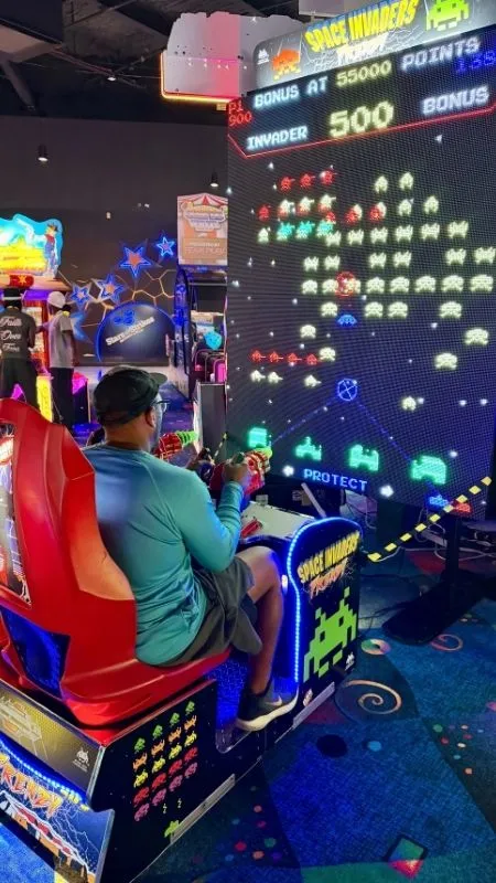 Stars and Strikes Family Entertainment Center