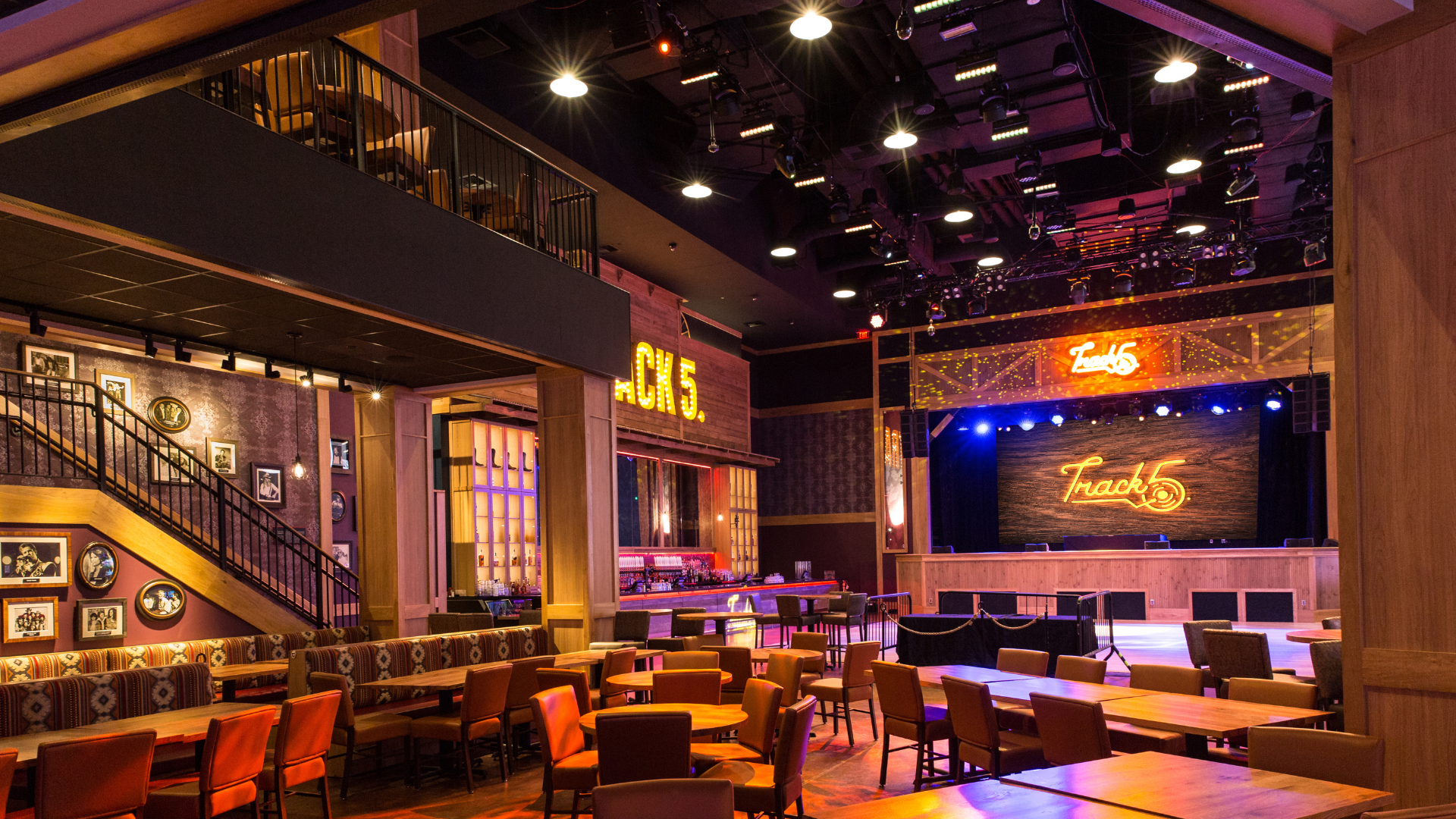 Hard Rock's Track 5. Honky-Tonk Venue