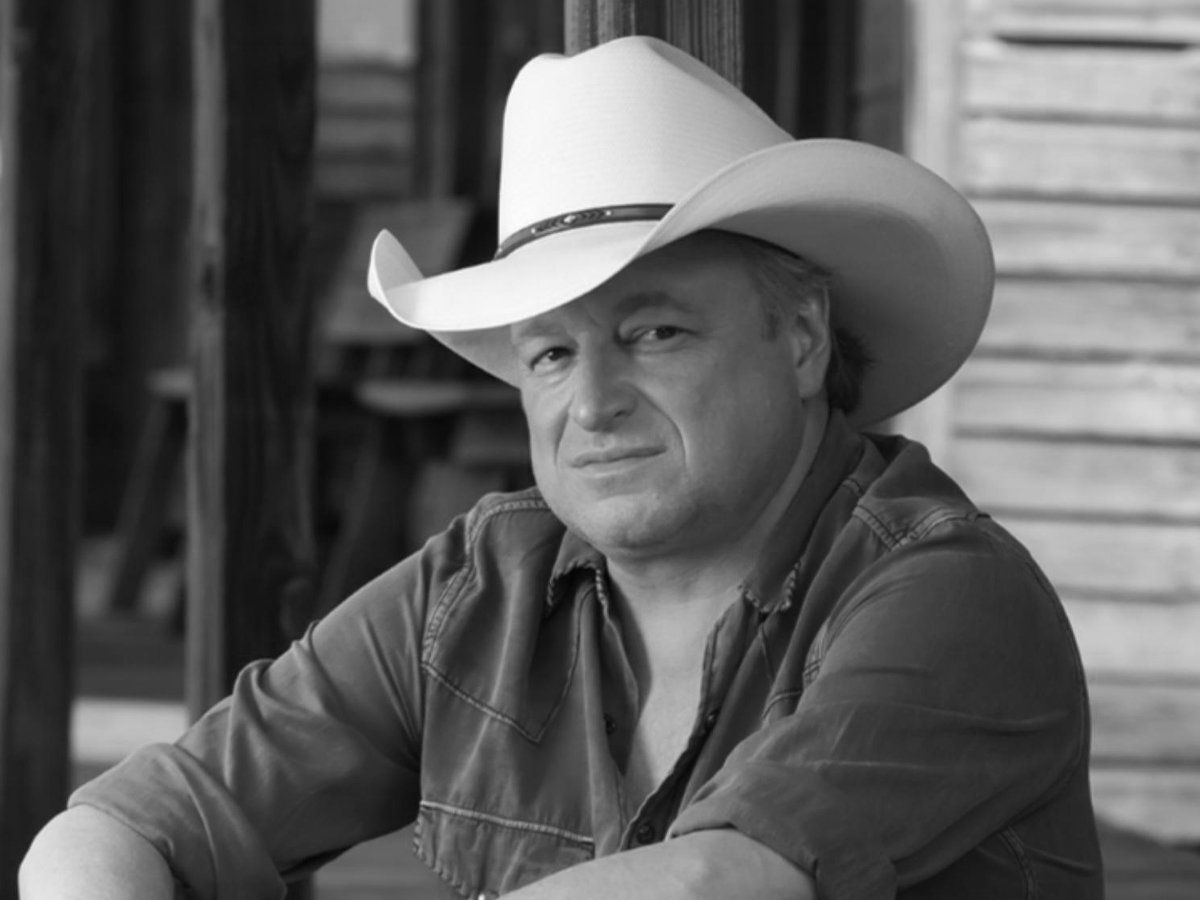 Mark Chesnutt Hotel Package