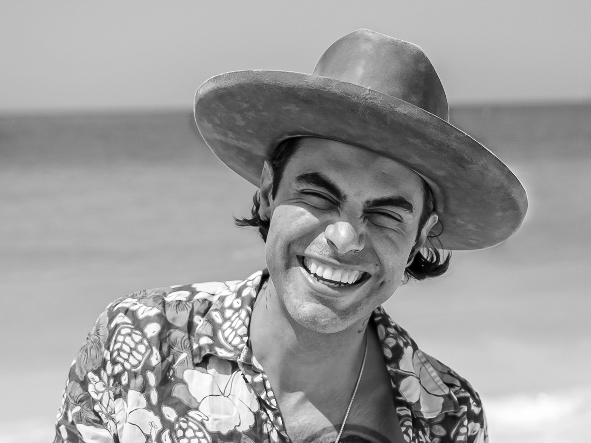 Niko Moon Hotel Package