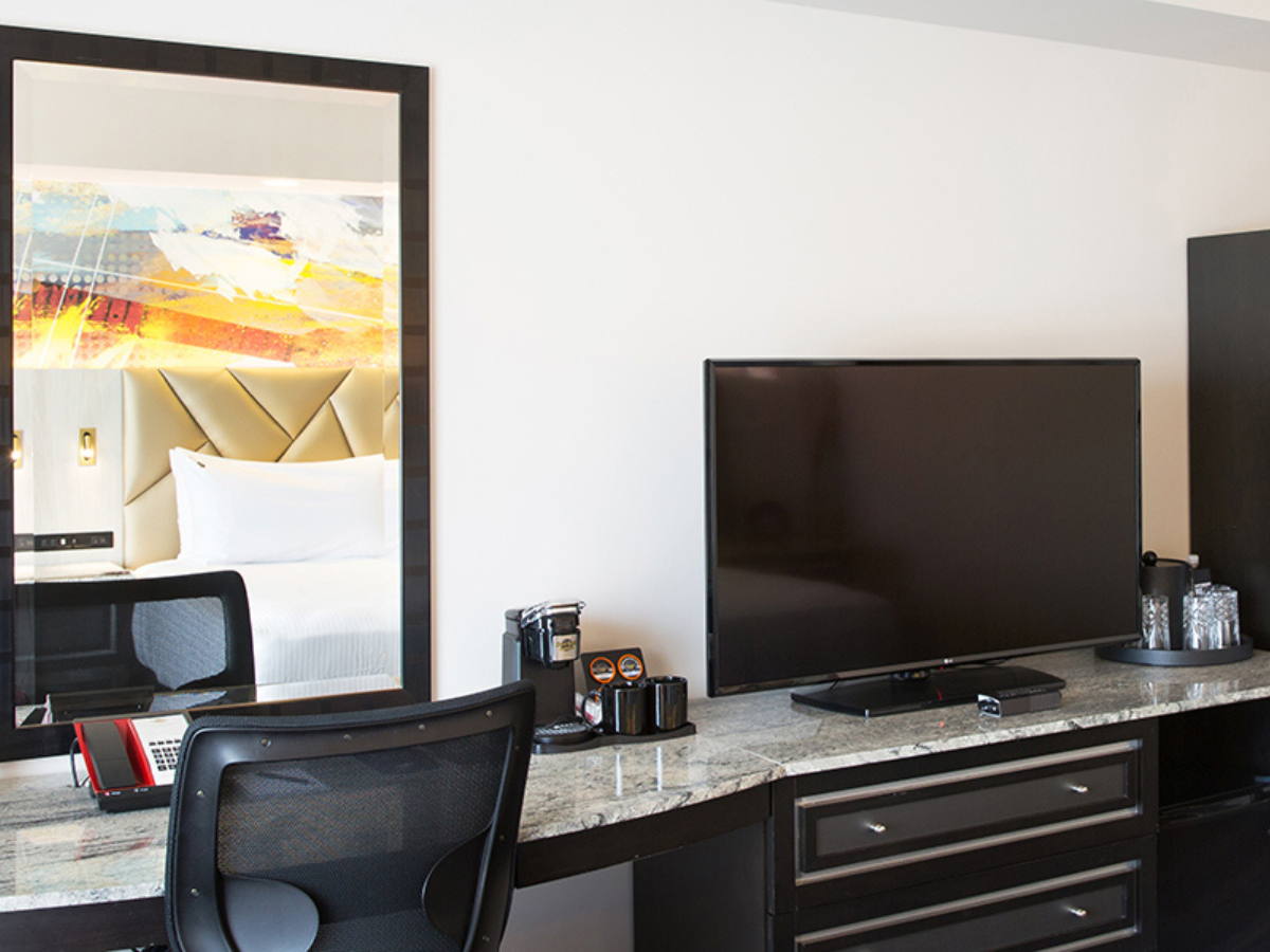 Hard Rock Tower Standard King