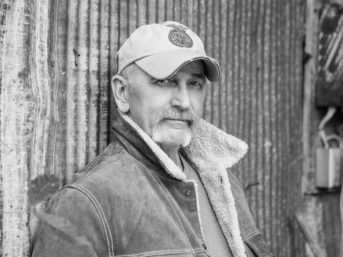 Aaron Tippin Hotel Package