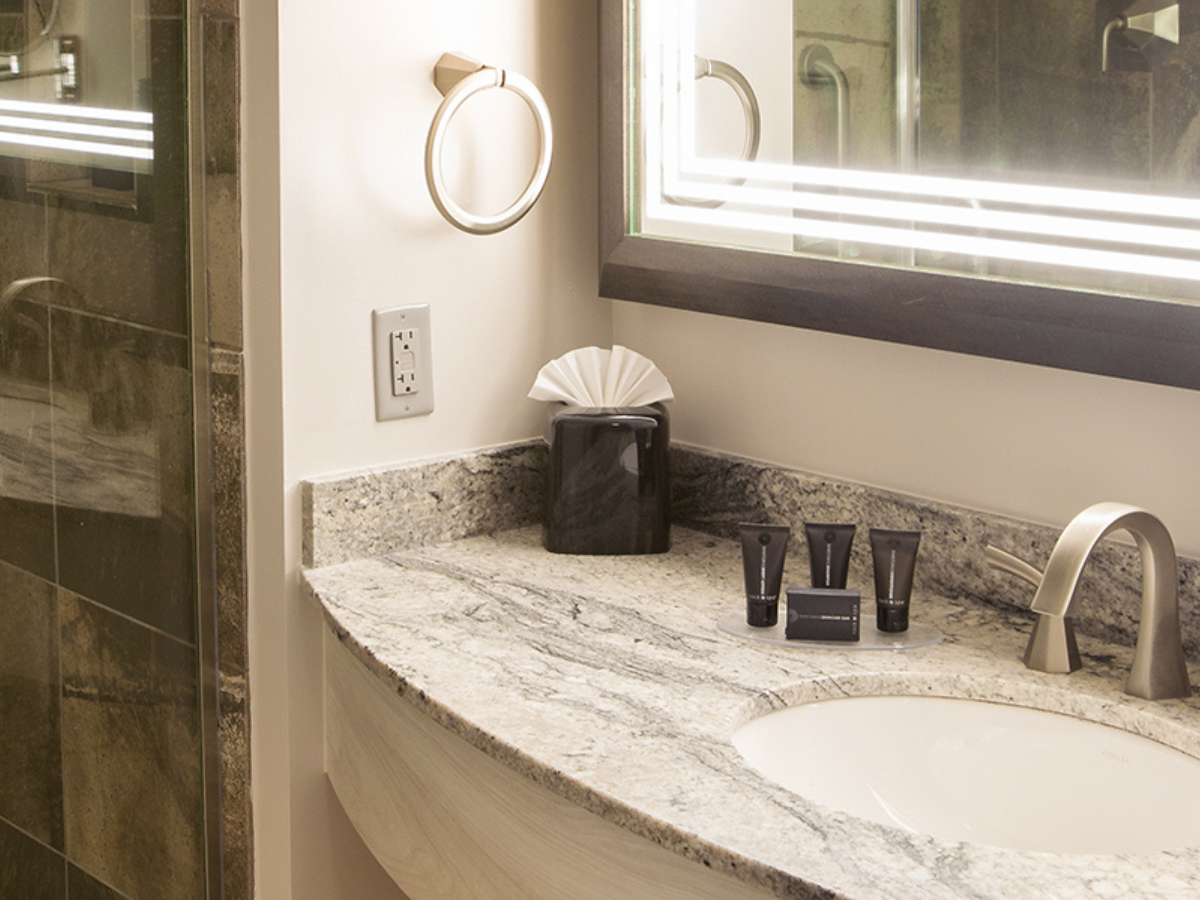 Hard Rock Tower Standard King