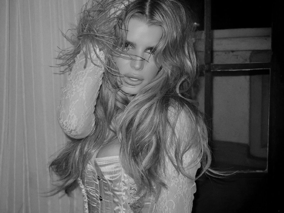 Jessica Simpson Hotel Package