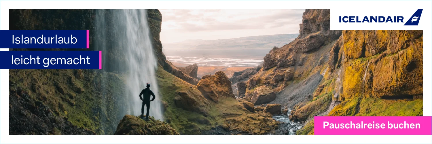 Ein Bannerbild mit einem Mann an einem Wasserfall und dem Text: Die einfachste Art, Island zu entdecken: Buchen Sie Ihr Pauschalangebot.