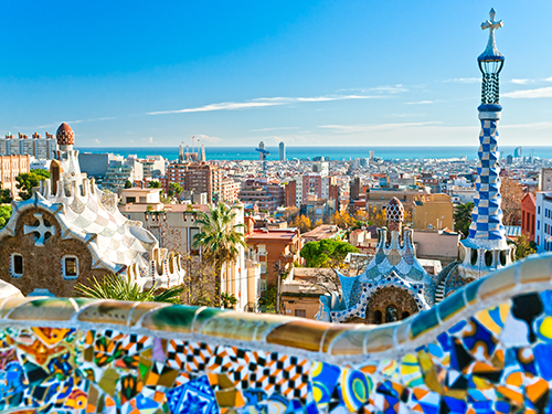 Yfirlitsmynd af Barcelona, tekin í Park Guell garðinum