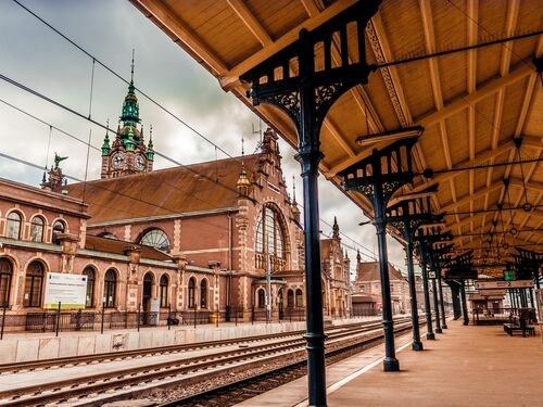 la gare de Gdansk sert de point de connexion pour les déplacements dans les environs et au-delà