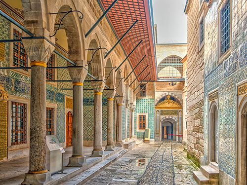 A lavishly decorated courtyard in the Topkapi Palace