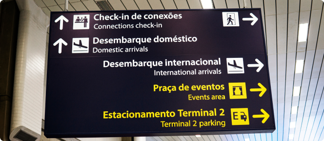 Placa letreiro aeroporto em São Paulo