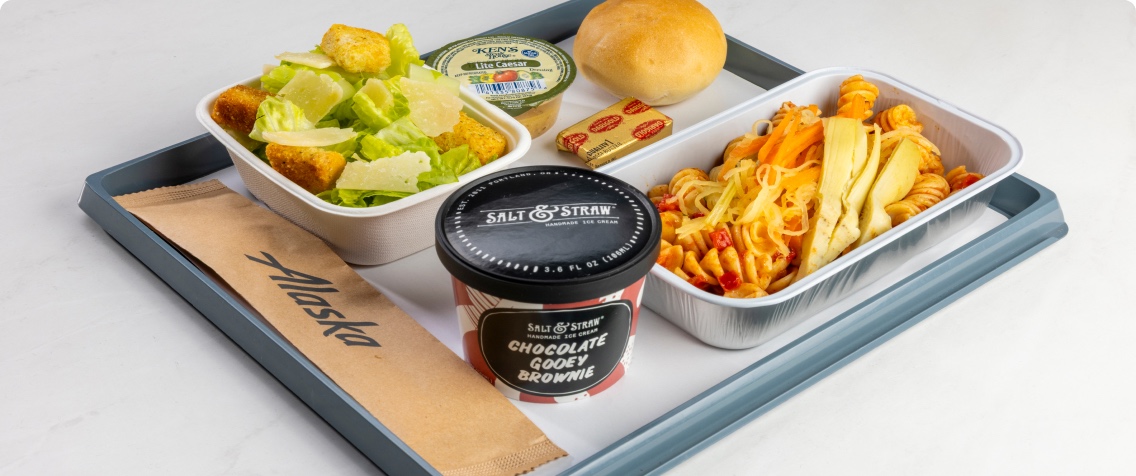 787 Main Cabin dining experience