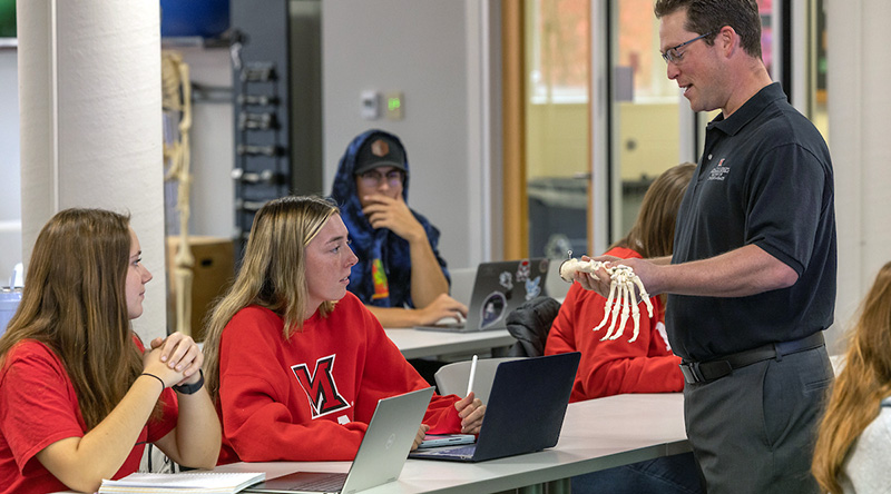 Professor Dean Smith’s functional anatomy class