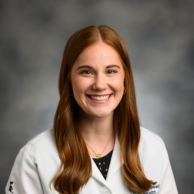 Portrait of Erin Hayes, DO 