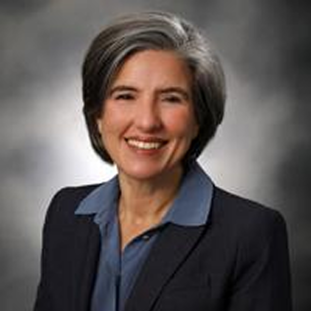 Portrait of Anelyssa D'Abreu, MD